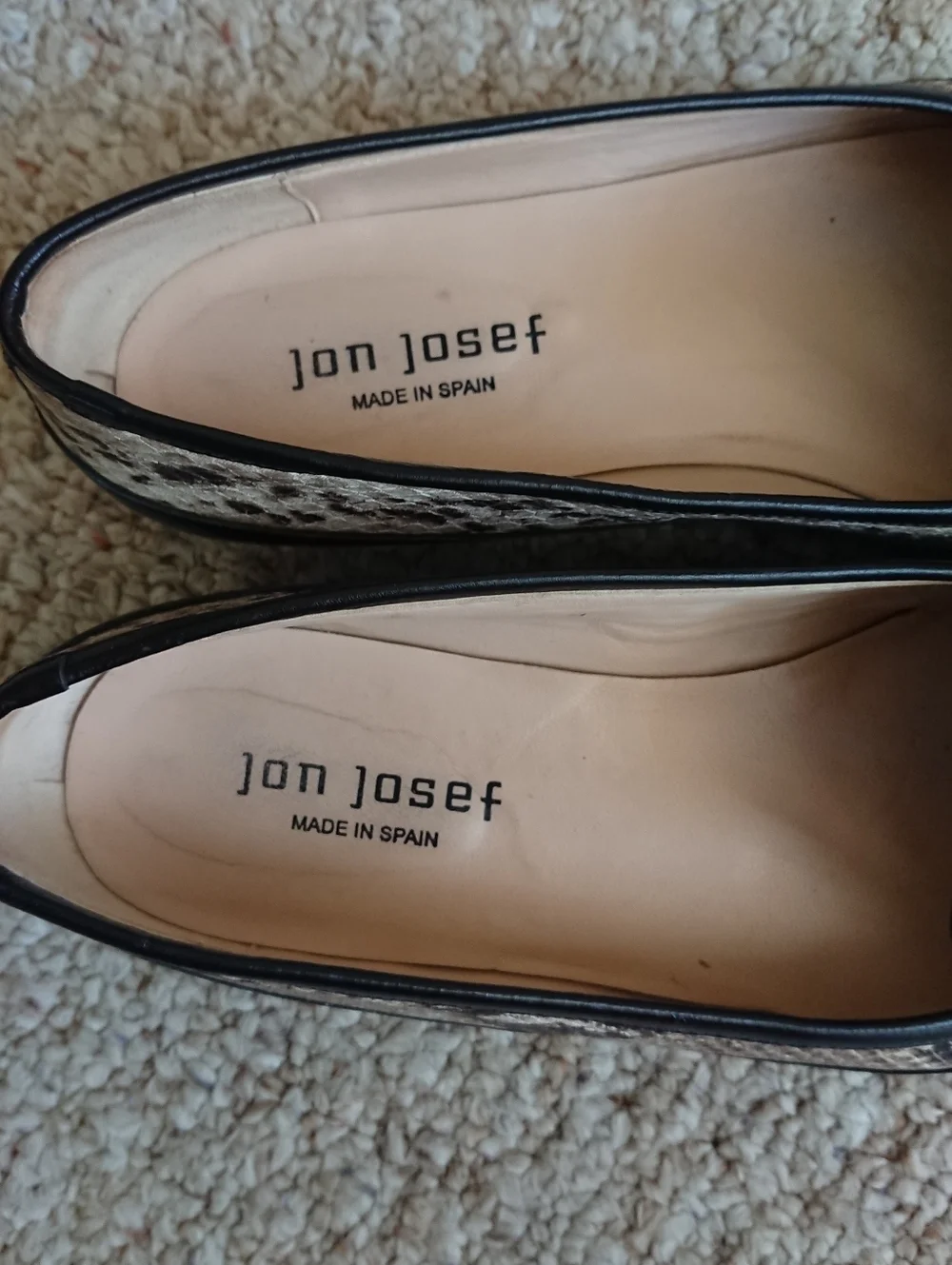 Jon Josef Gatsby Loafers Snake-Print Pointed Toe in Beige and Black size 7.5